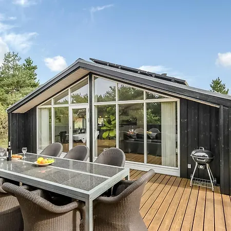 Lav - 3-8km From The Sea By Interhome