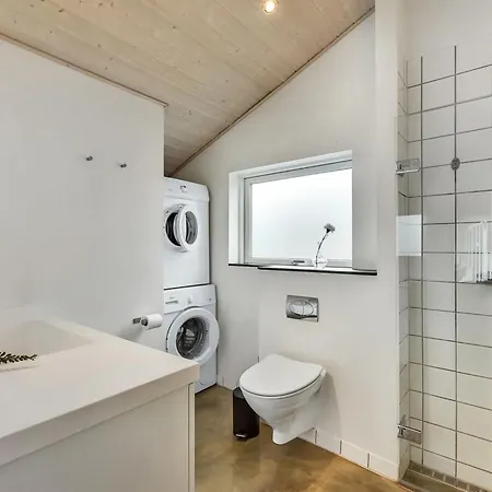 Lav - 3-8km From The Sea By Interhome بيت للعطل