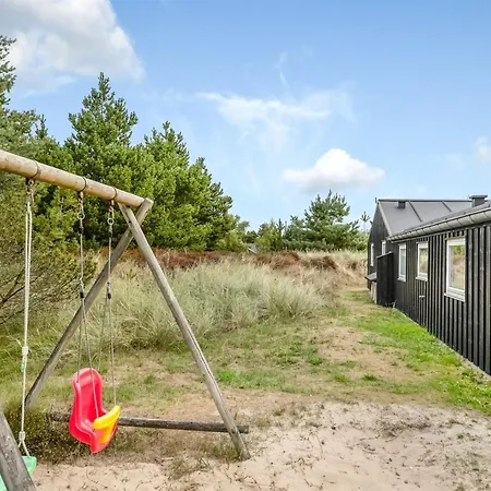 度假居 Lav - 3-8km From The Sea By Interhome *