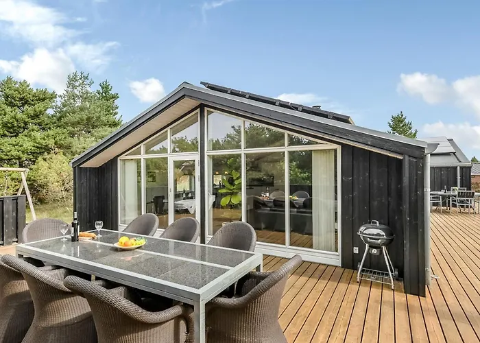 Lav - 3-8km From The Sea By Interhome