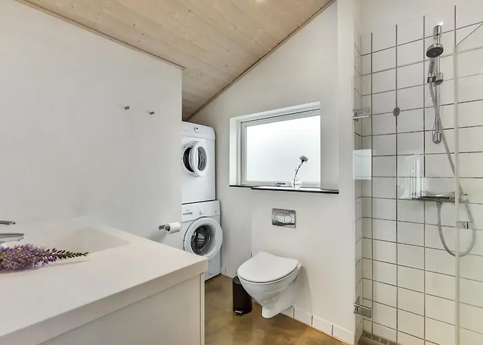 Lav - 3-8km From The Sea By Interhome Feriehus