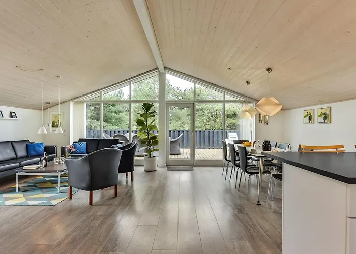 Lav - 3-8km From The Sea By Interhome Feriehus