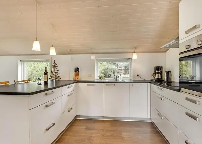 Feriehus Lav - 3-8km From The Sea By Interhome *