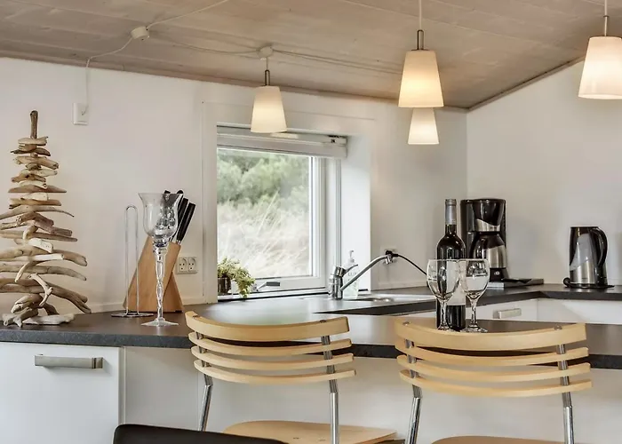 Lav - 3-8km From The Sea By Interhome *